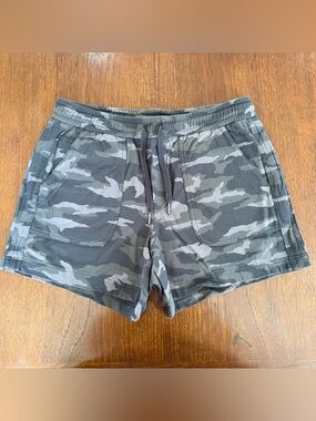 Athleta Women's Camo Farallon Shorts